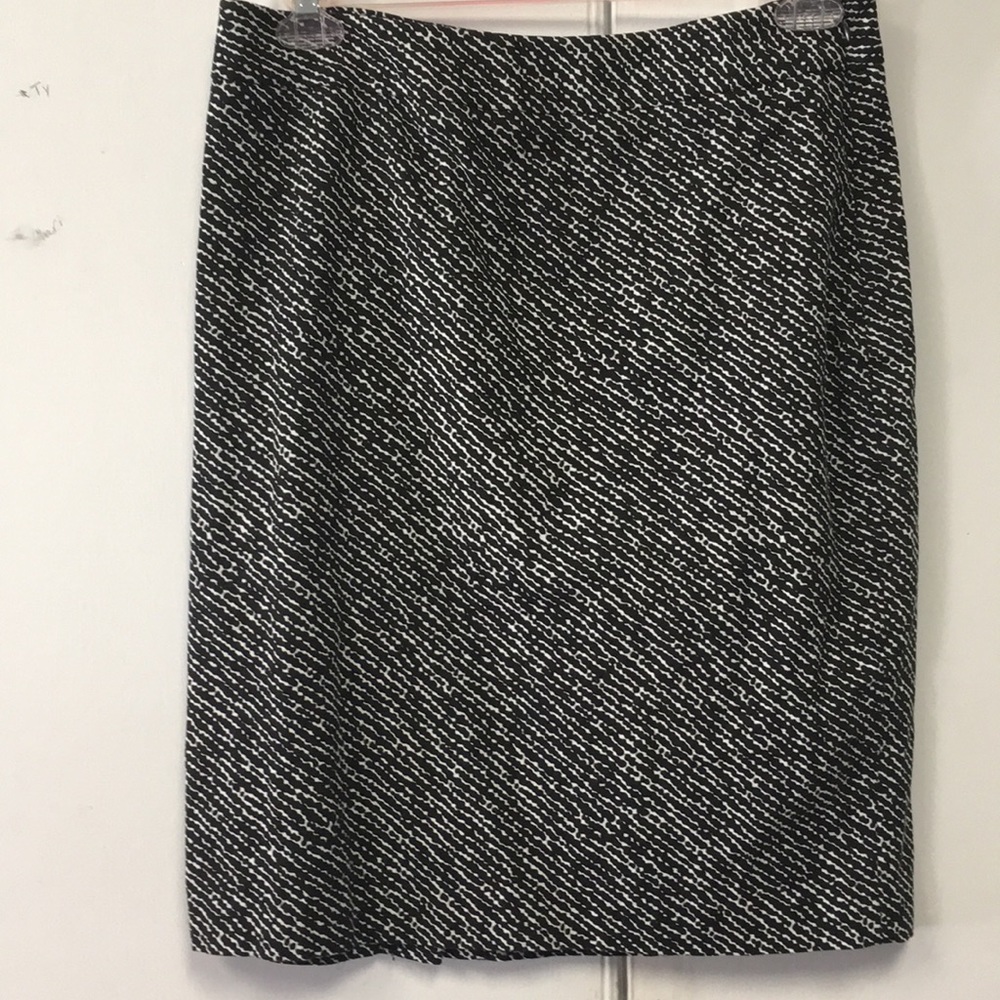 NY & CO stretch skirt size 12